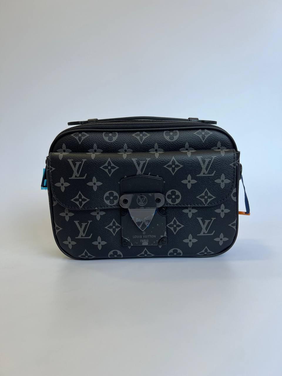 Чоловіча чорна шкіряна сумка Louis Vuitton