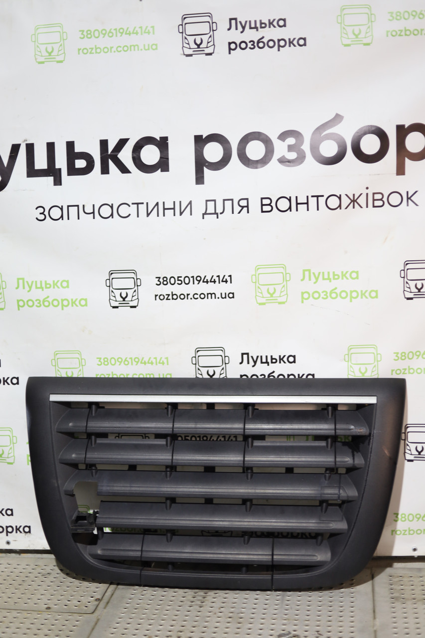 Решітка радіатора б/в DAF XF 105 (1635802, 1697553, 1742545) оригінал, 350х350х2500 мм