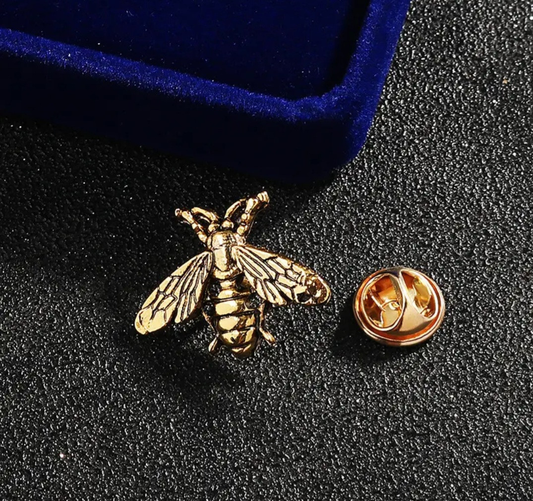 Мінімалістична брошка бронзова Бджілка