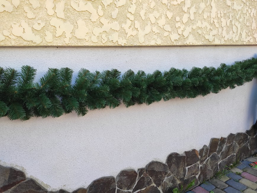 Штучна ялинкова гірлянда ПВХ на новорічні свята зелена Хатинка, Карпатська 2,7 м, фото 1