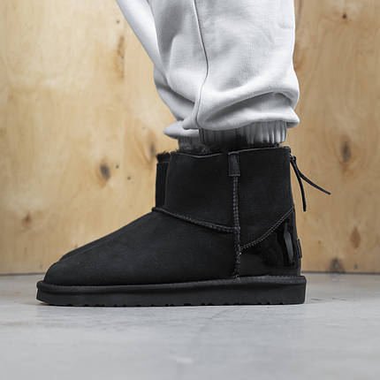 Зимові Жіночі Черевики UGG Classic Mini Zip Black Lacquer / Уггі Класик Міні Зіп Лакер Чорні, фото 1