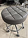 Стілець для майстра без спинки низький стільчик майстра педикюра табурет на коліщатках для майстрів в салон мод.536Lb Grey, фото 3