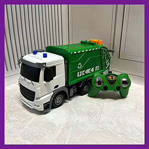 Дитяча машинка на радіокеруванні Сміттєвоз HT077 світло 1:24