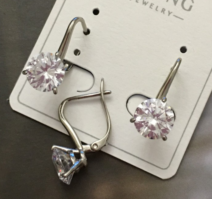 Сережки з англійським замком із камінчиком біле медичне золото під срібло, фото 1