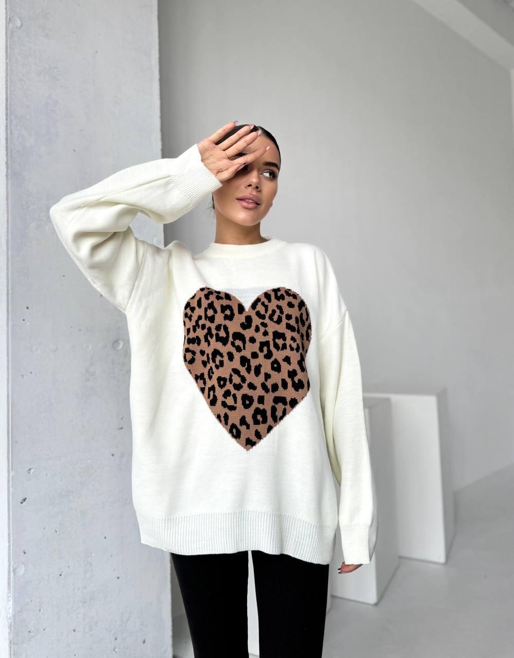 Теплий светр оверсайз із принтом серце на грудях (р. 42-46) 55sv3413, фото 1