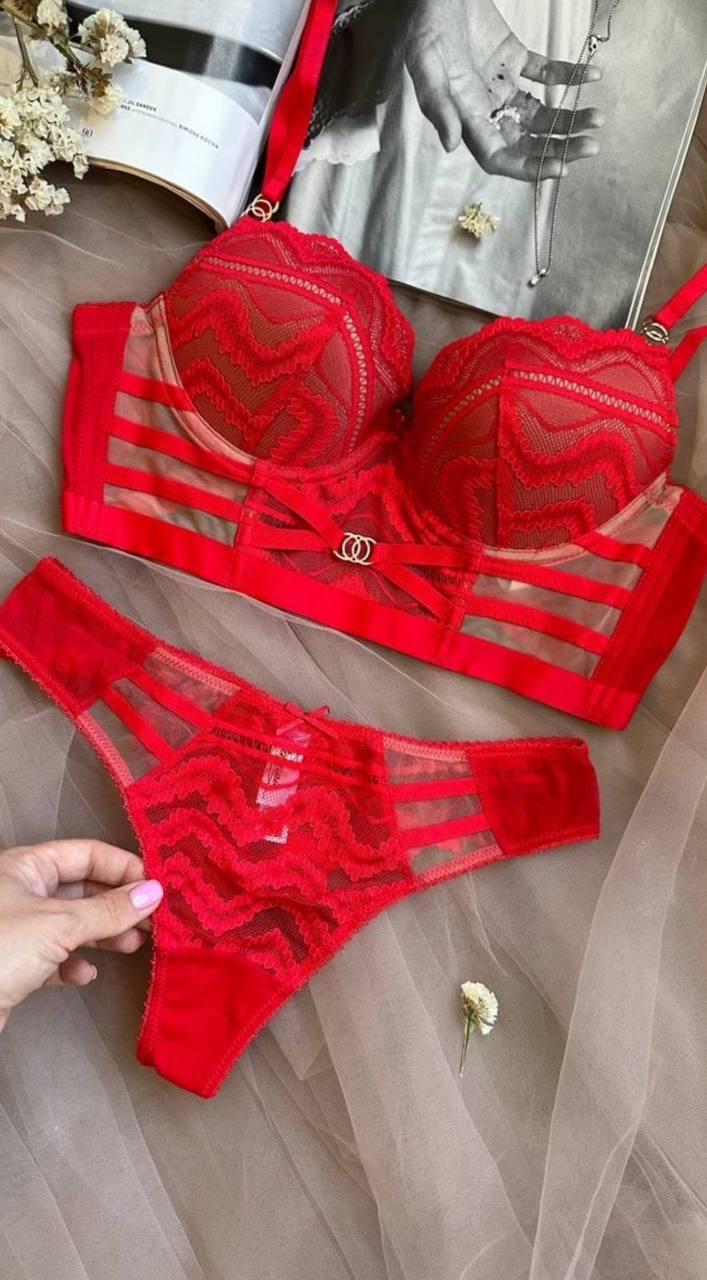 Гарний комплект спідньої білизни з ефектом пушап (Чашка С 75/80/85), червоний