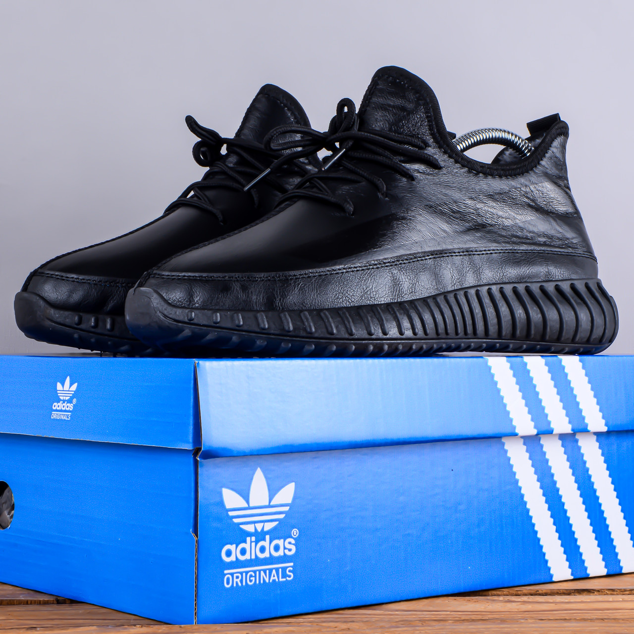 АКЦІЯ!! Зимові кросівки у сти-лі Adidas Yeezy Boost на хутрі чорні