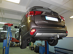 Фаркоп Mitsubishi Outlander III 2015-2023 (Митсубиси Аутлендер 3) без підрізу бампера Американська вставка під квадрат