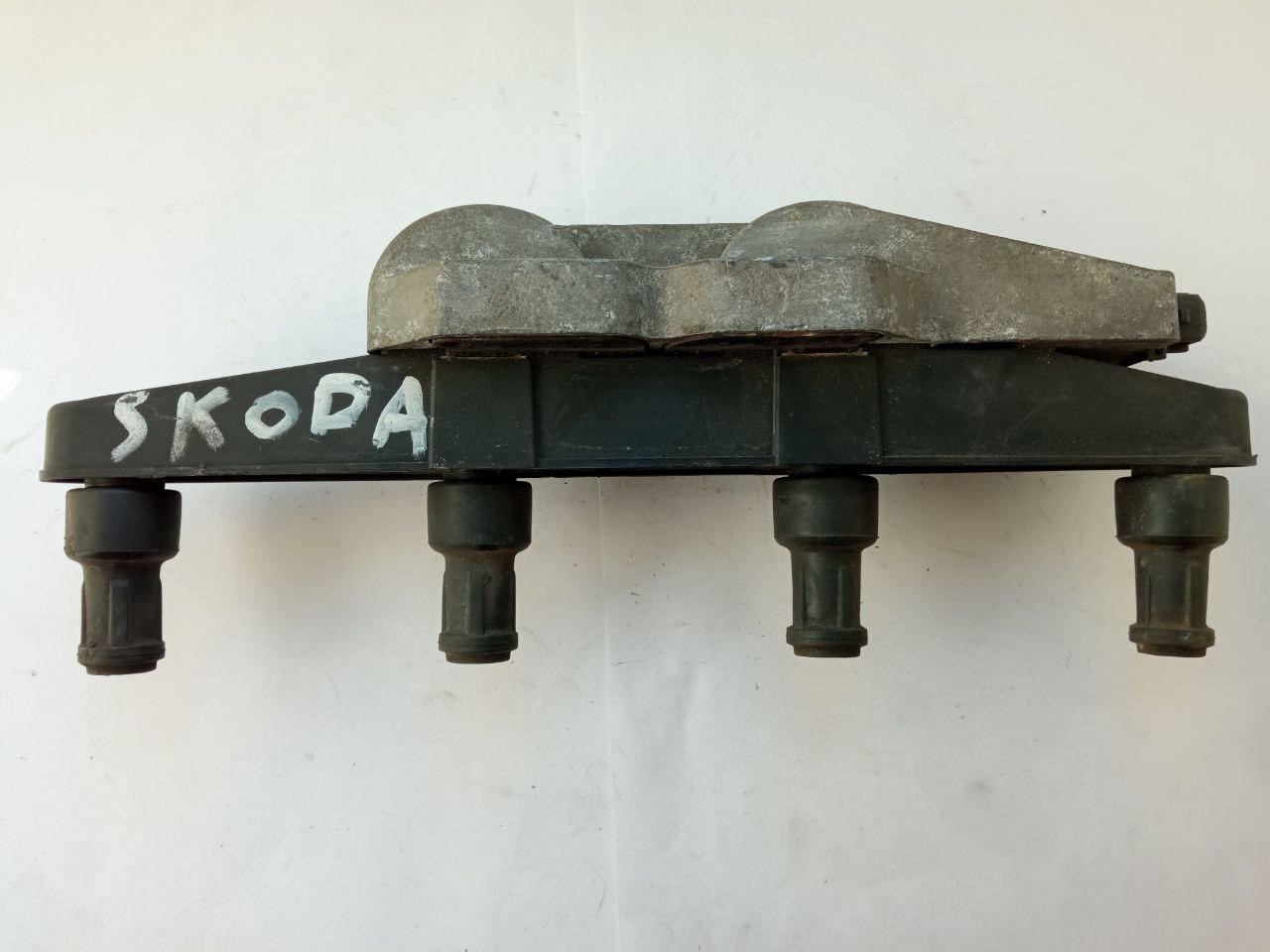 Катушка запалювання Skoda BAE 900 AE / BAE900AE / 5WP 4260 / 5WP4260 / 047 905 104 / 047905104