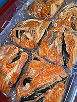 Обрізь червоної риби охолоджена