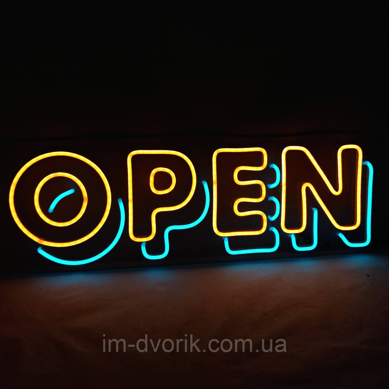 Неонова вивіска OPEN (відчинено) з кольоровими літерами 600 х 200 мм із пультом