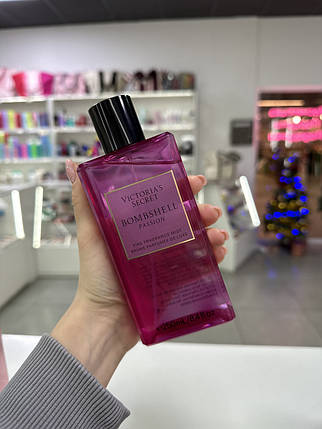 Парфумований спрей для тіла Victorias Secret Bombshell Passion Mist 250ml, фото 3