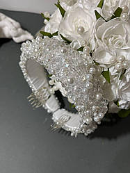 Білий обруч нареченої ручної роботи