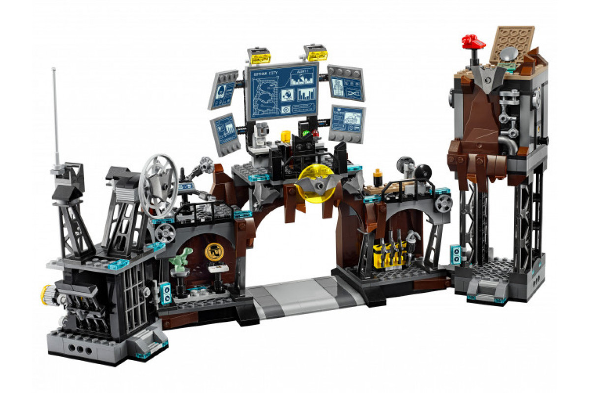 Конструктор «Super Heroes» (11353) Вторгнення Глінолікого в бет-піщеру, 1071 деталей.