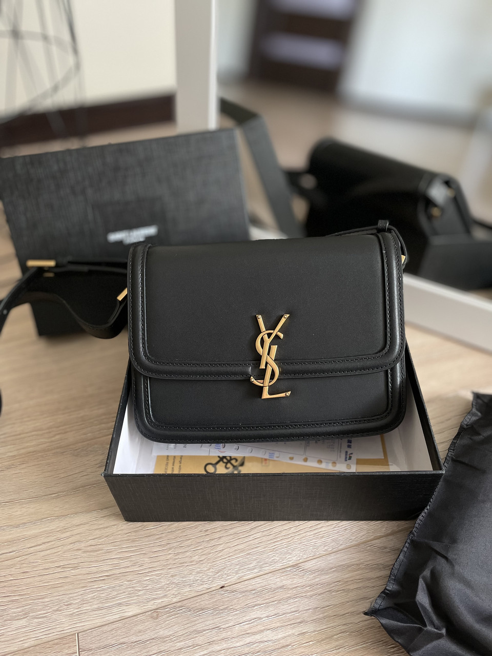 Жіноча брендова сумка Ів Сен Лоран / стильна жіноча сумочка на ремені Yves Saint Laurent, фото 1