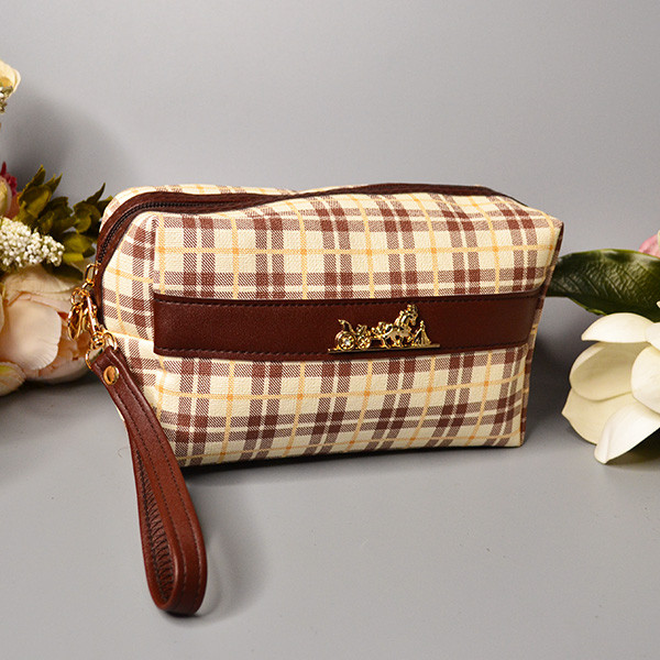 🤎Прямокутна жіноча косметичка у клітинку на блискавці з петелькою, Бежевий/Коричневий, фото 1
