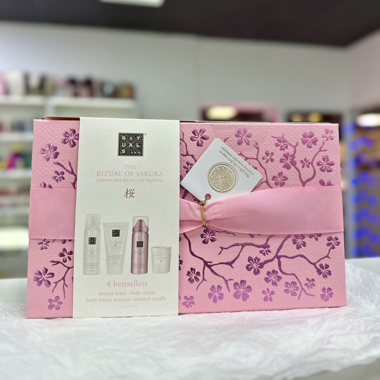 Подарунковий набір  Rituals The Ritual Of Sakura Small Gift Set