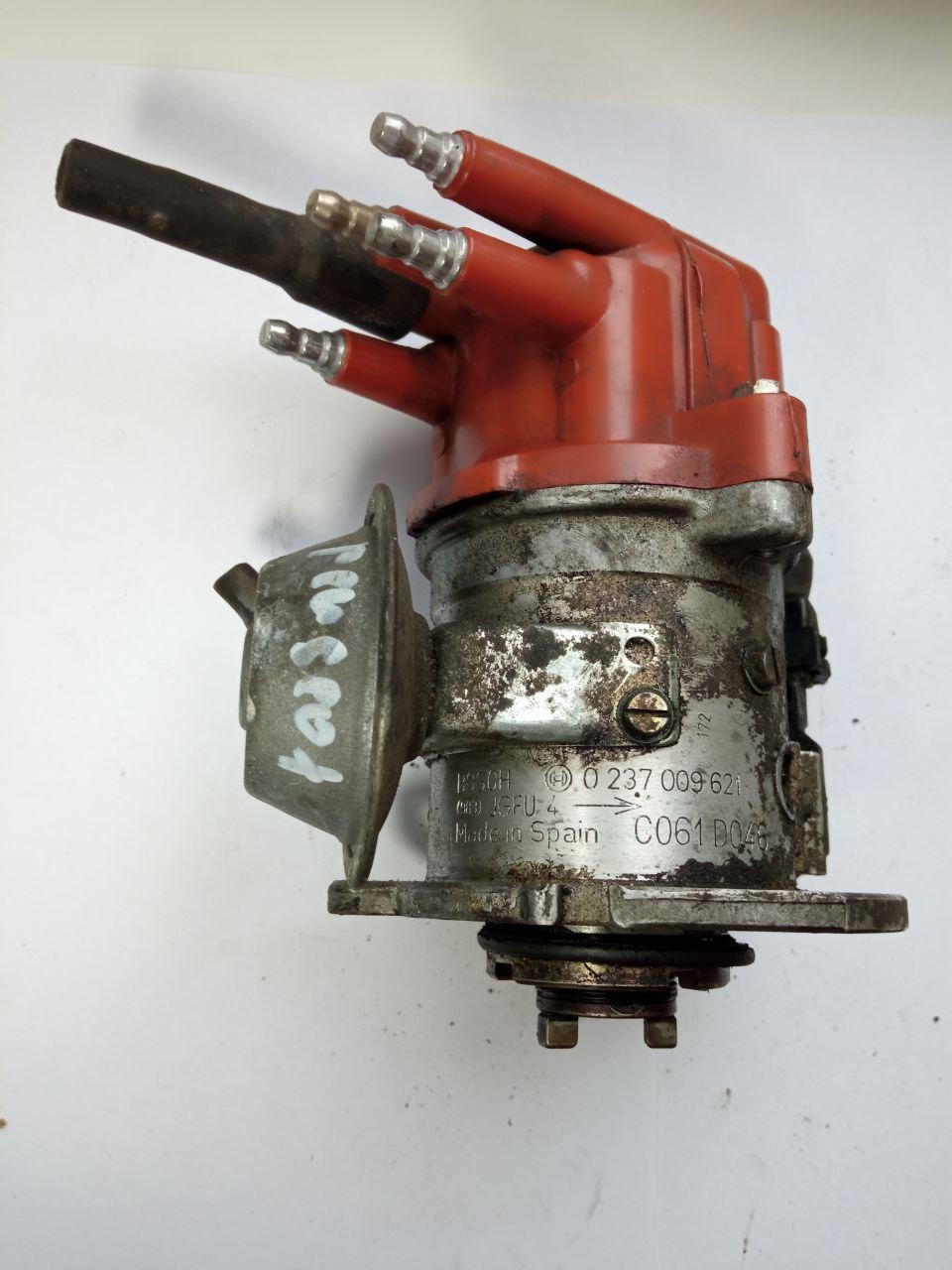 Трамблер Peugeot 106 Bosch 0 237 009 621 / 0237009621 / 1GFU-4 / 1GFU4 / C061 D046 / C061D046