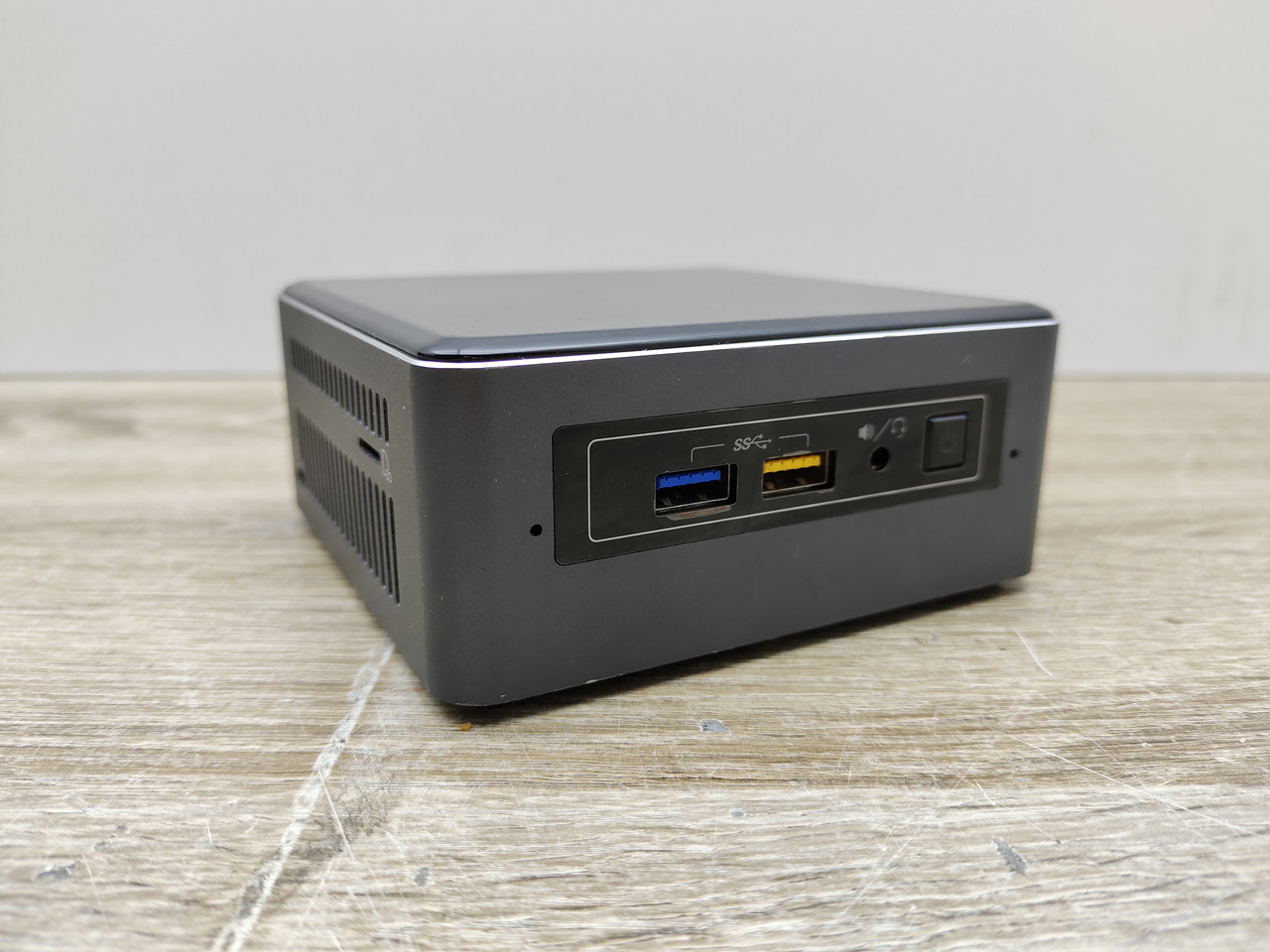 Міні ПК G7 NUC7i5BNH i5-7260U/8GB DDR4 SD/SSD 240GB/HDMI/Type-C