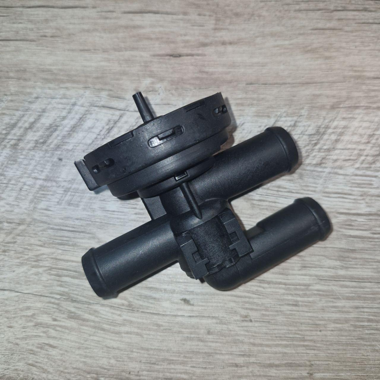 Фланець системи охолодження THERMOTEC DOX001TT OPEL VECTRA C 02->