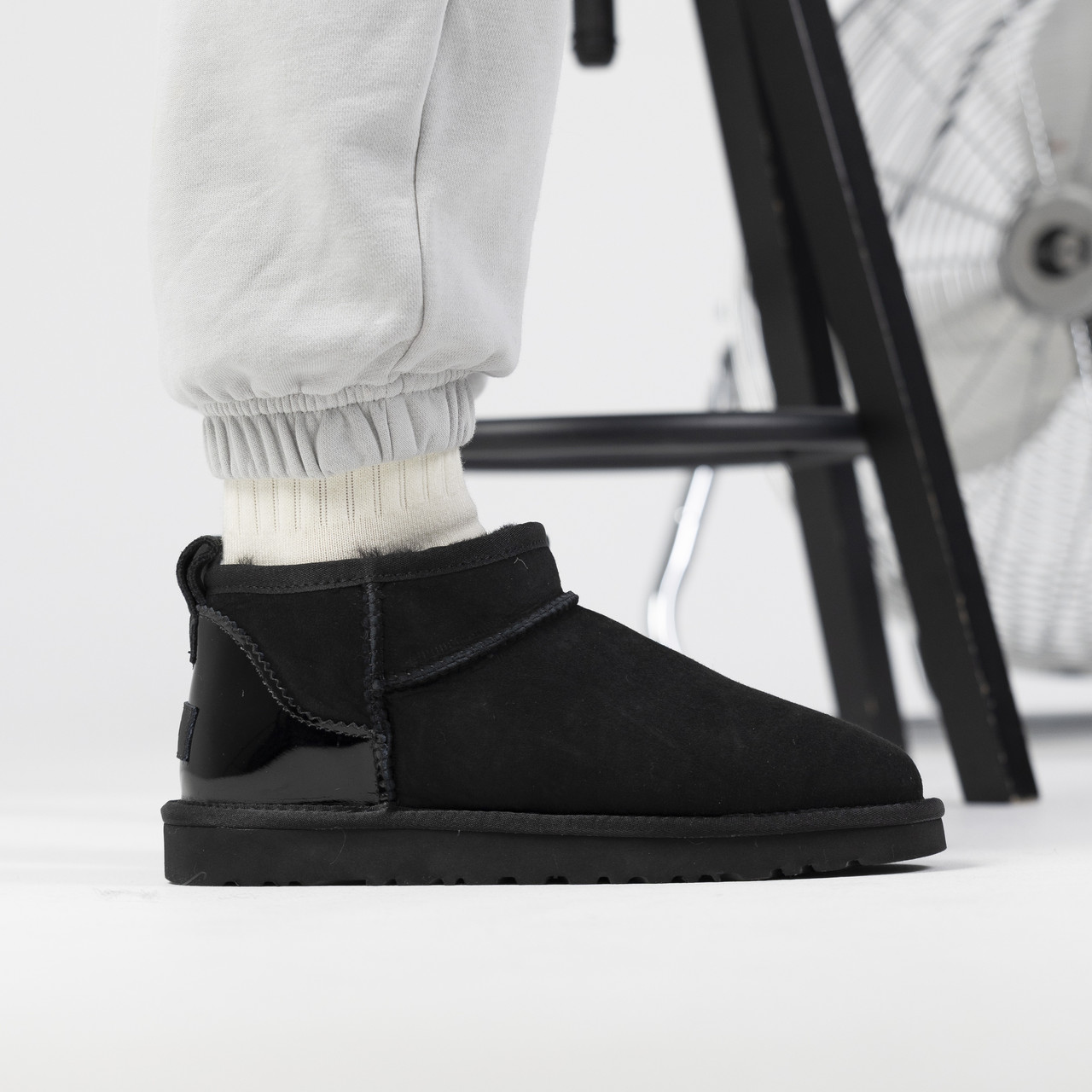 Зимові Жіночі Черевики UGG Classic Ultra Mini Black Metallic / УГГ Класік Ультра Міні Металік Чорні