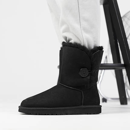 Зимові Жіночі Черевики UGG Short Bailey Button 2 Black / УГГ Класік Міні Бейлі Баттон Чорні, фото 1