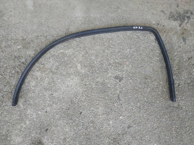 Б/У уплотнитель стекла двери задний левый Kia Rio 1 DC 00-05 Киа Рио 1 ...