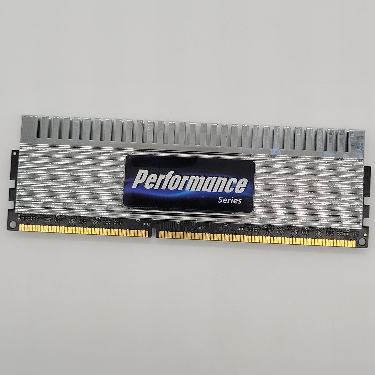 Ігрова оперативна пам'ять Super Talent DDR3 4Gb 1600MHz PC3-12800U 2R8 CL9 (WP160UB4G9) Б/В
