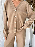 Кавовий утеплений жіночий костюм і ангори в рубчик на ґудзиках, фото 5