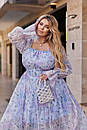 Нарядна блакитна сукня міді з органзи з принтом батал, фото 3