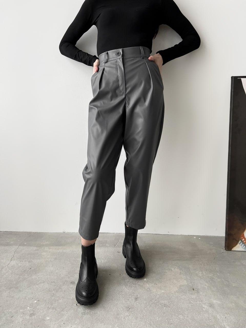 Жіночі шкіряні штани сірі Terra вільного крою з екошкіри, фото 1