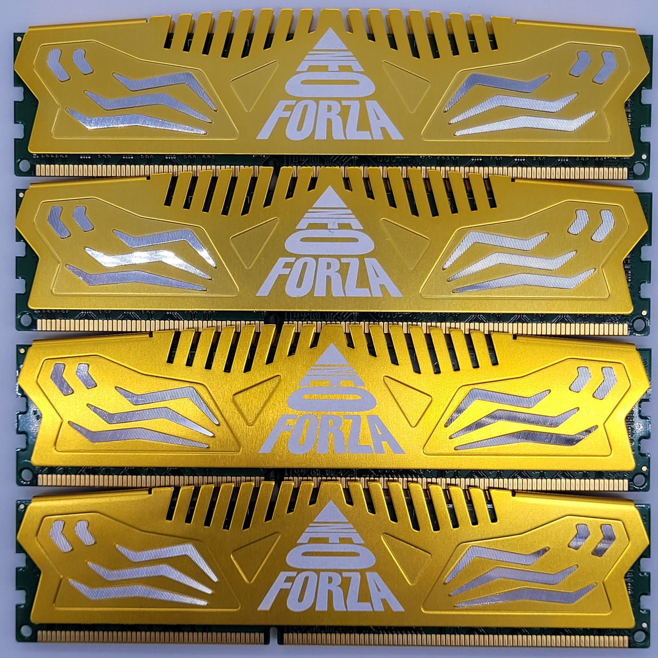 Комплект оперативної пам'яті Neo Forza DDR3 32Gb (4x8GB) 1600MHz PC3-12800U 2R8 CL11 (NMUD380D81-1600CC10) Б/В