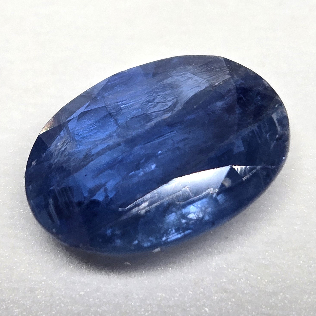 Кіаніт – ювелірна вставк для створення прикрас 2,8 ct