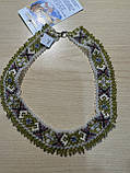 Прикраса під шию з бісеру в оливкових тонах ручної роботи окружність виробу 38 см., фото 2