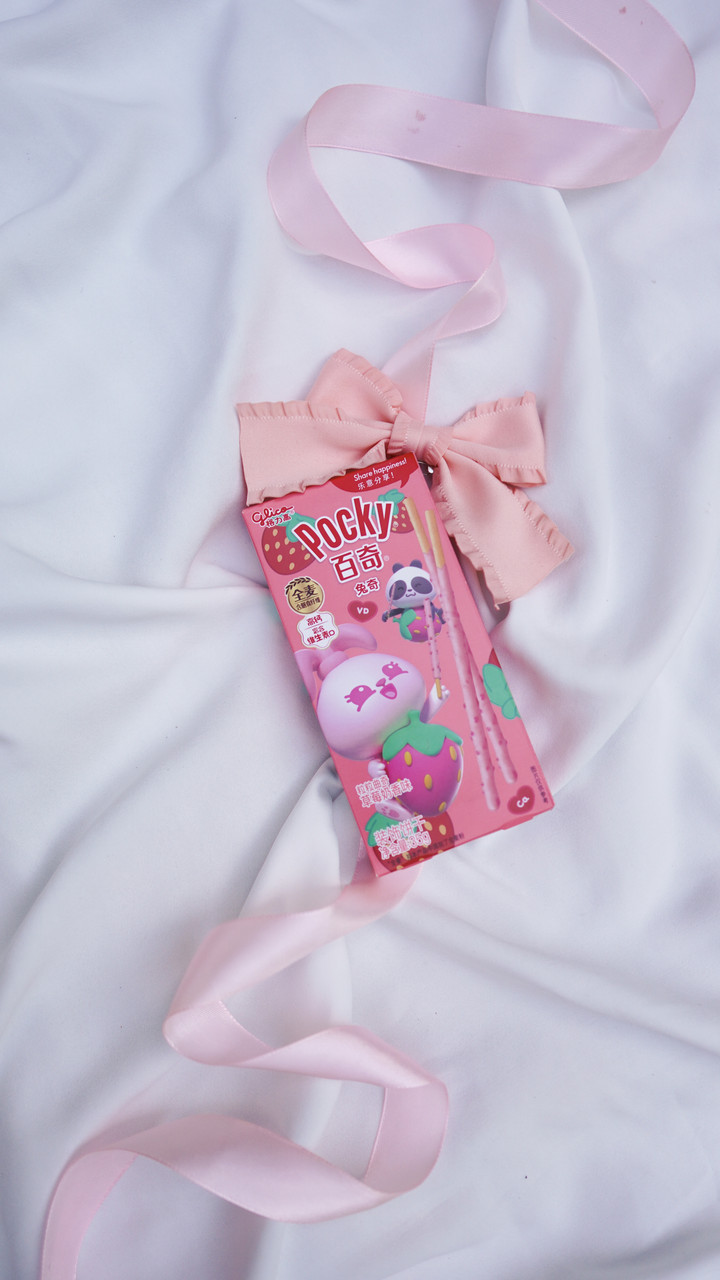 Бісквітні палички Pocky дитячі полуниця з вершками 35 г