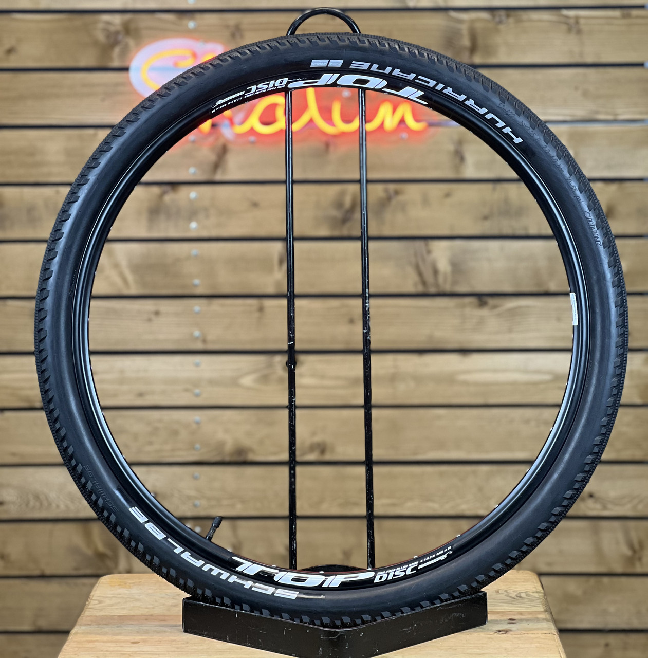 Покришка на велосипед 29x2.25 Schwalbe HURRICANE (57-622), фото 1