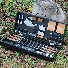 Набір ГЕТЬМАНСЬКИЙ шампурів з чарками в дерев'янів коробці для подарунка куму, чоловіку, батьку, шефу.