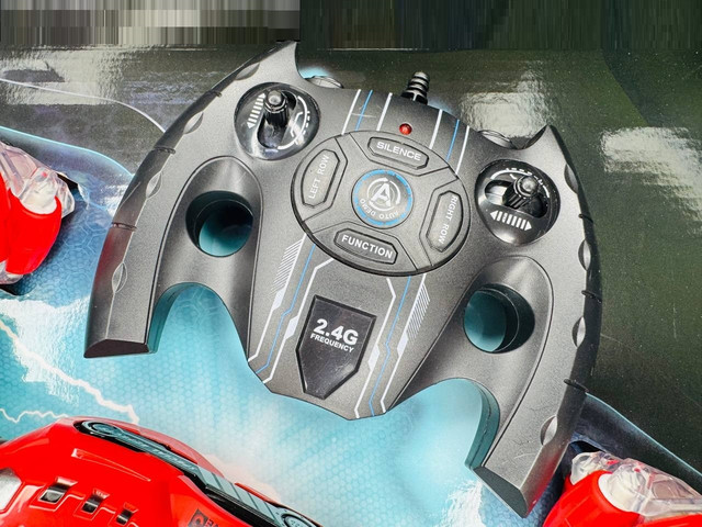 Дитяча машинка перевертиш на пульті