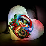 Подушка нічник — подарунок на Новий рік і Різдво — дитячий нічник із символом 2025 року — нічник у формі змії, фото 4