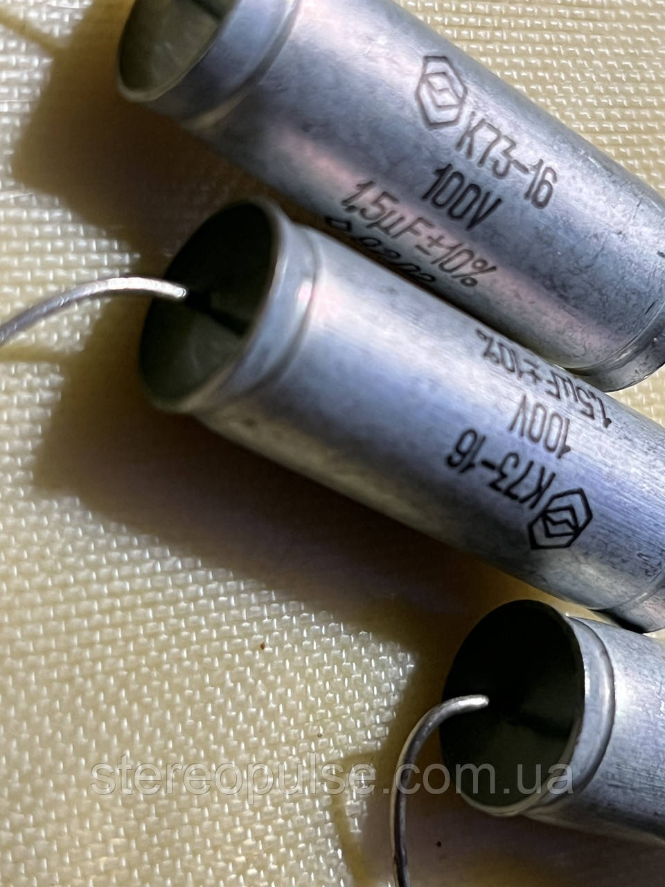 Конденсатор  К73 - 16  1.5мкФ - 100В  10%