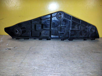 Кронштейн переднього бампера TOYOTA AVENSIS 08-18 лев. (б/у)