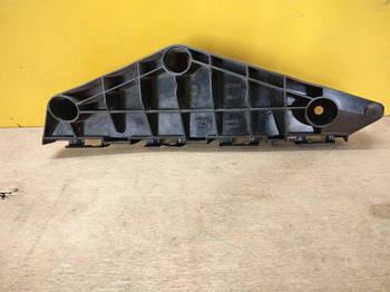 Кронштейн переднього бампера TOYOTA AVENSIS 08-18 лев. (б/у)