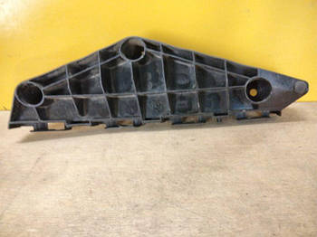 Кронштейн переднього бампера TOYOTA AVENSIS 08-18 лев. (б/у)