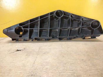 Кронштейн переднього бампера TOYOTA AVENSIS 08-18 прав. (б/у)