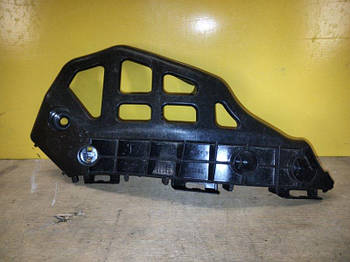 Кронштейн переднього бампера TOYOTA AURIS 13-18 прав. (б/у)