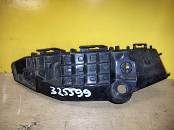 Кронштейн переднього бампера TOYOTA RAV4 18-прав. (б/у)