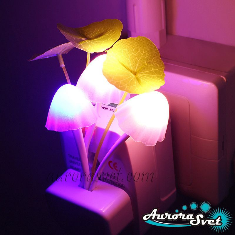 Нічник із датчиком світла "Гриби RGB". LED нічник. Світлодіодний нічник. Нічник від мережі.