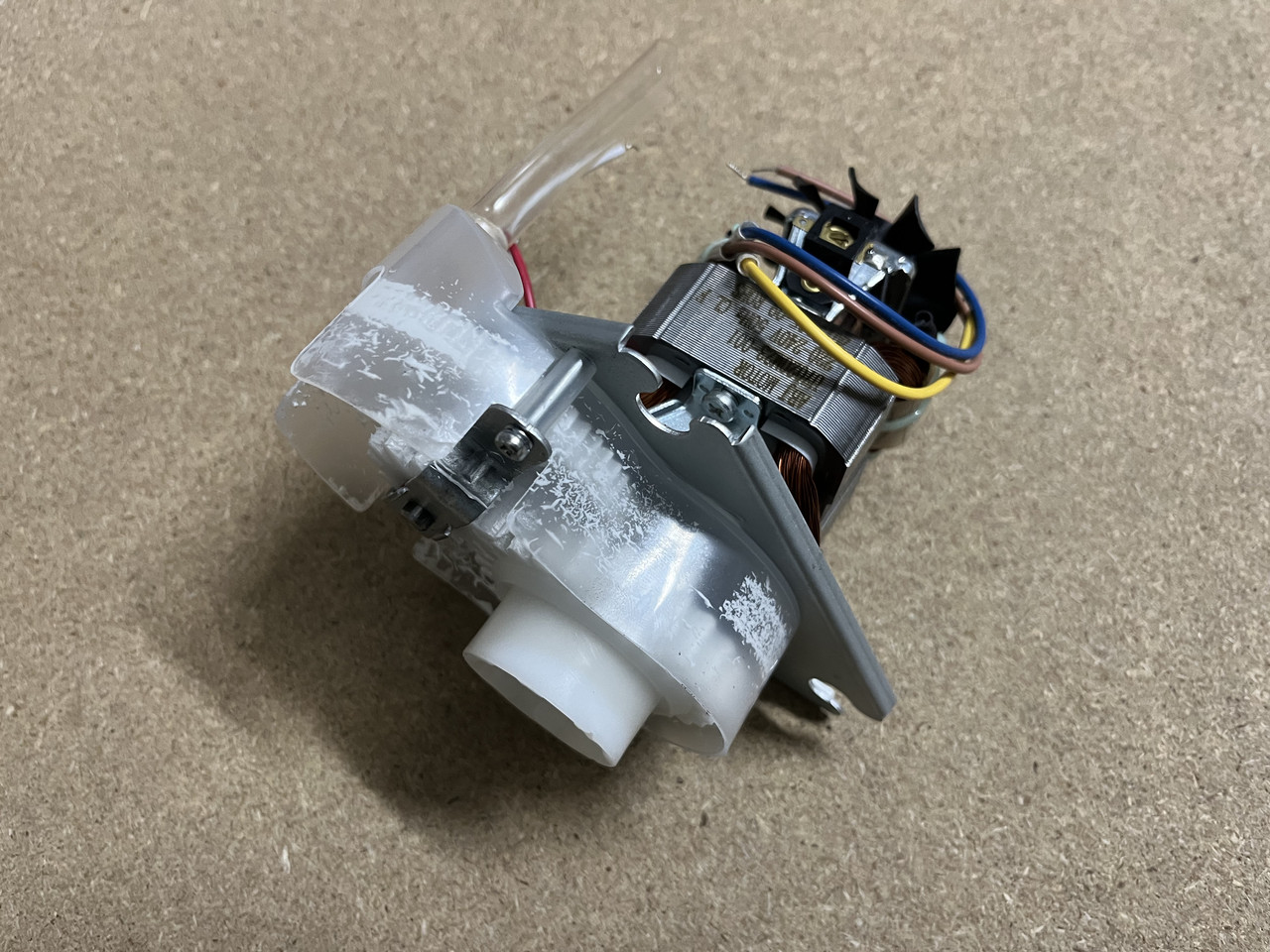 Двигун у складі з редуктором для кух. комб. 145W Kenwood KW714310