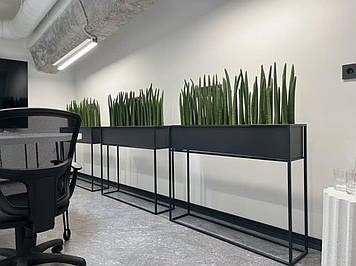 Кашпо із металу на ніжках для квітів чорне МК-15 1000х200х800 мм