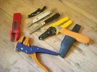 Інструменти для електромонтажу